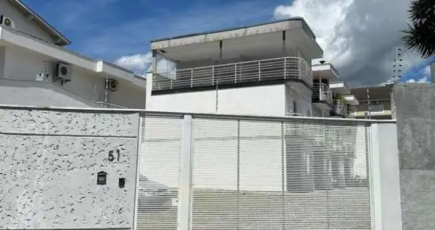 Sobrado para venda com 3 dormitórios no Condomínio Villagio Málaga Vila Oliveira