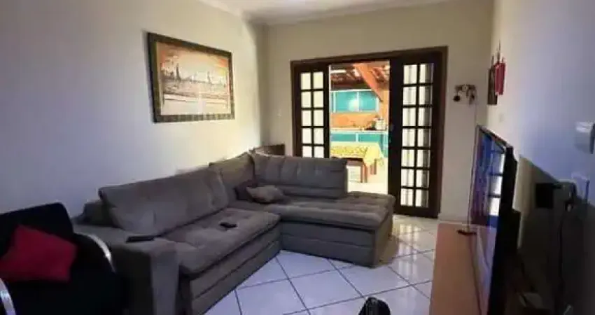 Casa térrea para venda com 4 suítes no centro de Mogi das Cruzes.