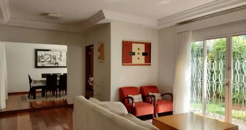 Sobrado à venda com 4 dormitórios, edícula com 2 dormitórios na Vila Oliveira.