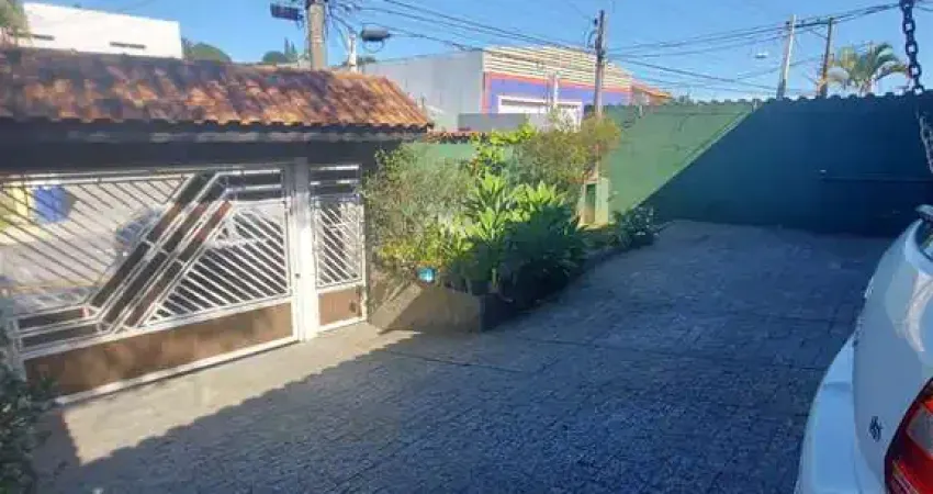 Casa térrea Residencial ou comercial com 3 dormitórios na Vila Mogi Moderno.