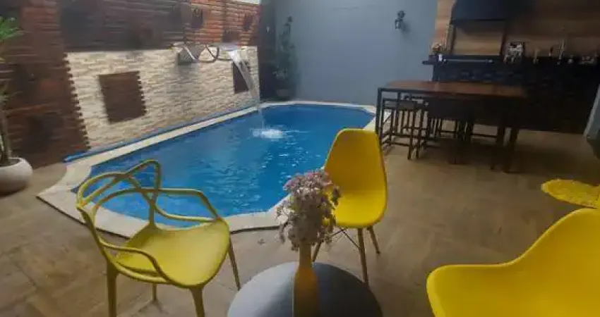 Casa para venda 3 dormitórios e piscina no Residencial Parque das Figueiras.