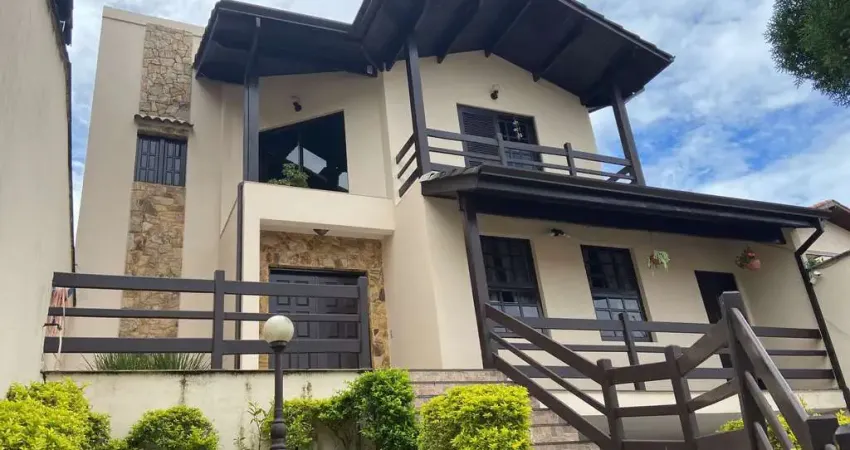 Sobrado a venda com 3 dormitórios na Vila Suissa em Mogi das Cruzes