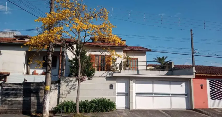 Sobrado para venda com 220m² e uma edícula , 3 dormitórios em Biritiba Mirim.
