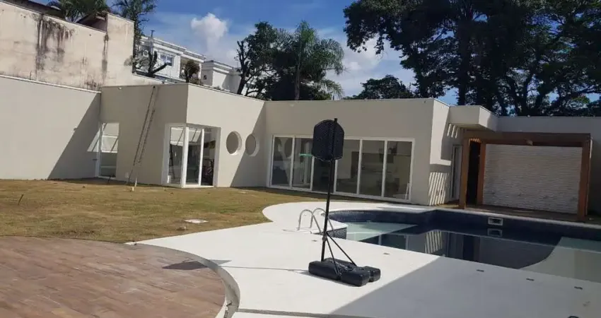Casa com 800m² alto padrão para venda com 4 suítes e piscina na Vila Oliveira