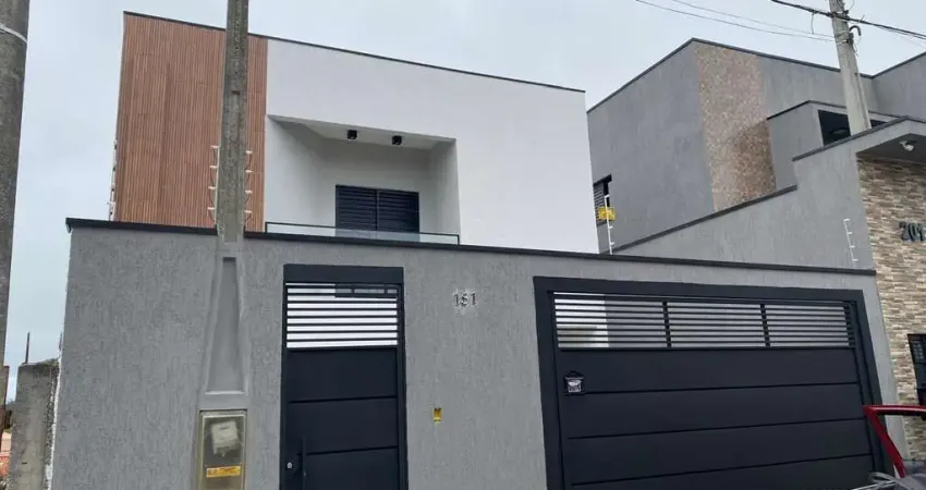 Sobrado para venda com 3 dormitórios e piscina na Vila Di César em Mogi.