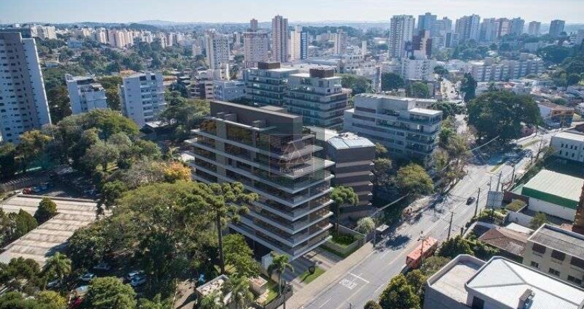 CABRAL - 3 suítes. 3 vagas. 190 m² privativos. Face Norte.