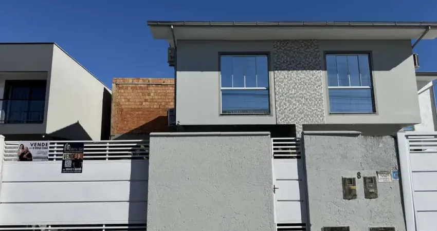 Sobrado para Venda em Palhoça, Bela Vista, 2 dormitórios, 2 banheiros, 2 vagas