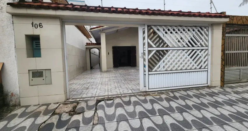 Casa com oportunidade no solemar com 3 dormitórios a 80 metros da praia