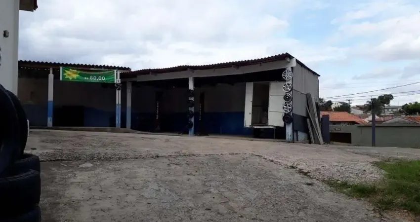 Prédio com 3 salas à venda na Rua Antônio Escorsin, São Braz, Curitiba