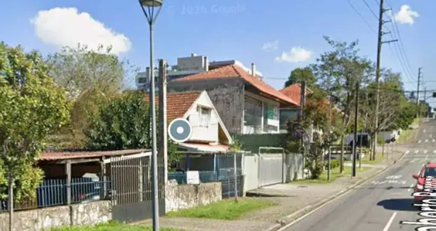 Excelente terreno ZR 3, na Rua Dr Roberto Barrozo no Centro Civico