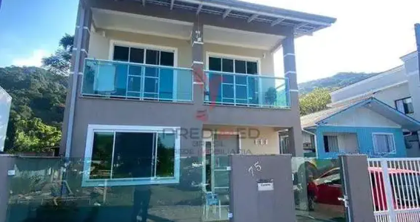 Maravilhoso sobrado com alto padrão de acabamento,  venha conferir sua nova moradia!