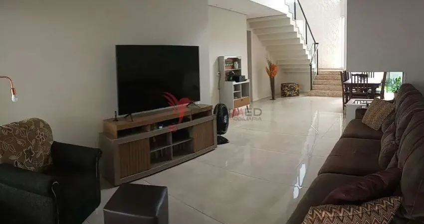 Sobrado no Parque das Alamedas, Guaratinguetá, 3 Suites, churrasqueira, estuda permuta