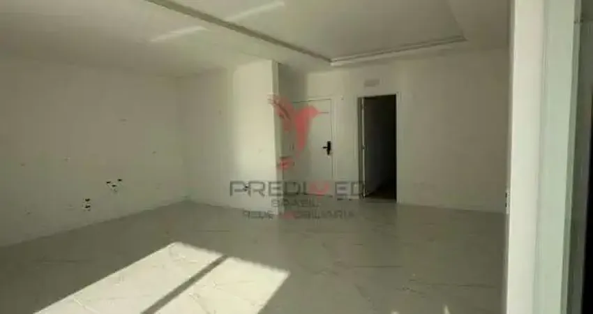 Apartamento de alto padrão com 3 suites e duas vagas de garagem, sacada,na meia praia