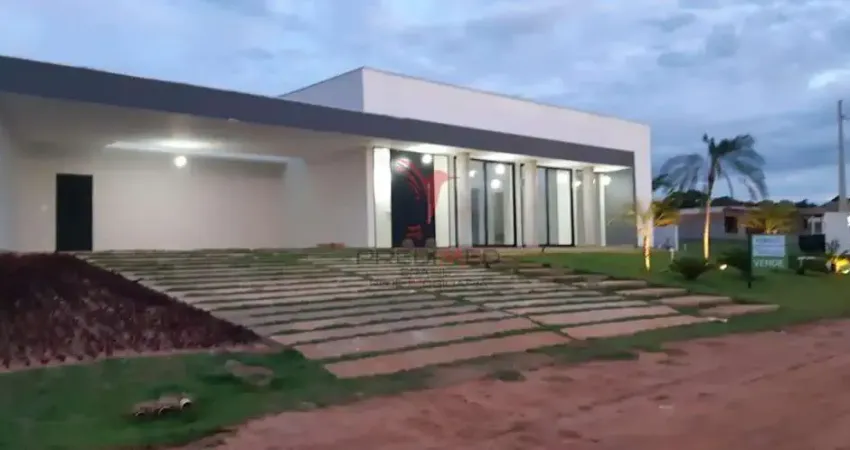 Casa de alto padrão com 4 Suites ,piscina, área gourmet, aquecimento,na Represa de Avaré