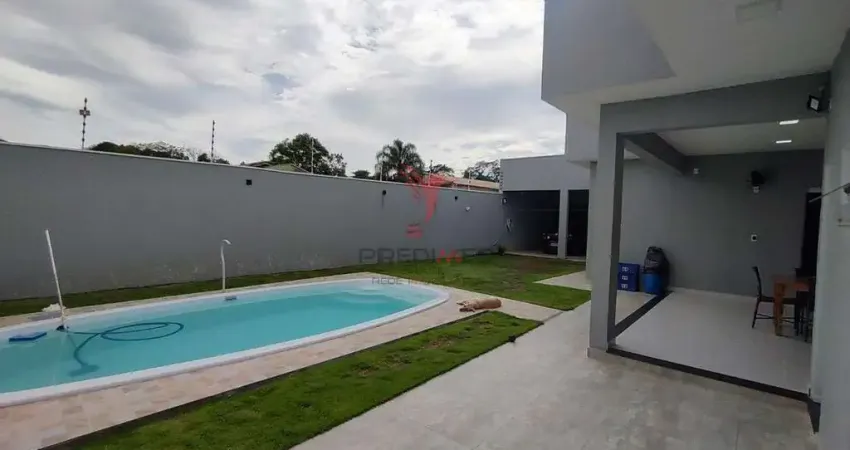 Casa recente, com quintal, área gourmet, churrasqueira,piscina. Bairro clube dos 500