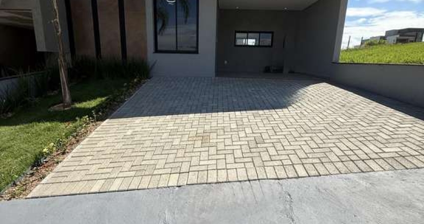 Casa com 3 dormitórios à venda, 144m² por R$ 883.000,00 - Condomínio Reserva Ipa