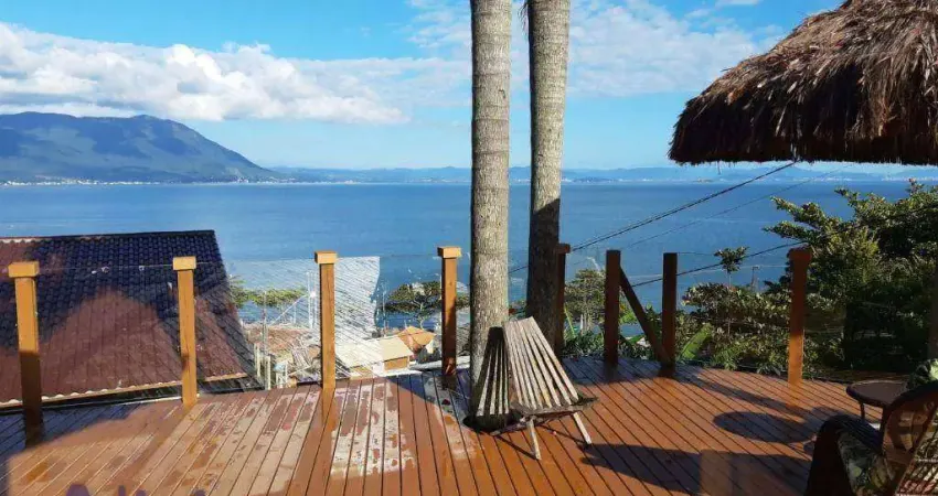 Casa com 3 dormitórios à venda, 220 m² por R$ 2.500.000,00 - Ribeirão da Ilha - Florianópolis/SC