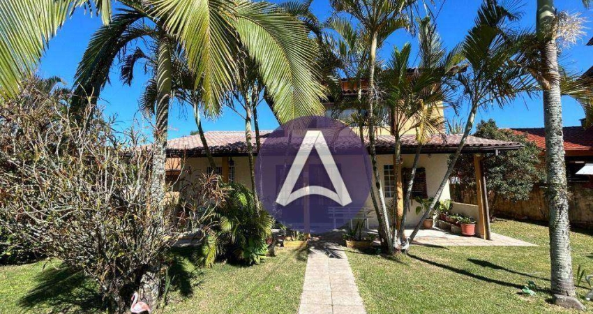 Casa com 3 dormitórios à venda, 130 m² por R$ 2.800.000,00 - Campeche - Florianópolis/SC