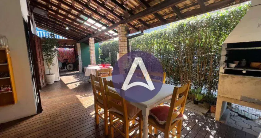 Casa com 2 dormitórios + 4 aptos, 175 m² por R$ 1.600.000 - Rio Tavares - Florianópolis/SC