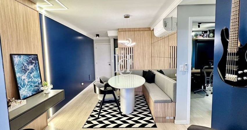 Apartamento Finamente Mobiliado à Venda em Barreiros, São José/SC