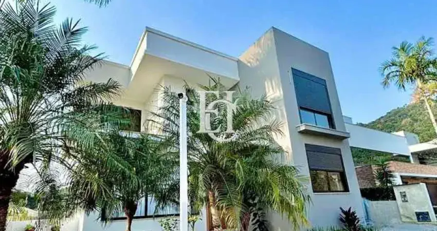 Casa Nova à Venda em Condomínio Fechado na Cachoeira do Bom Jesus – A Poucos Metros da Praia