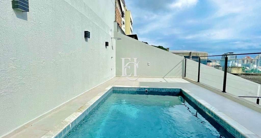 Sobrado Novo com Piscina na Cobertura à Venda no Centro de Florianópolis