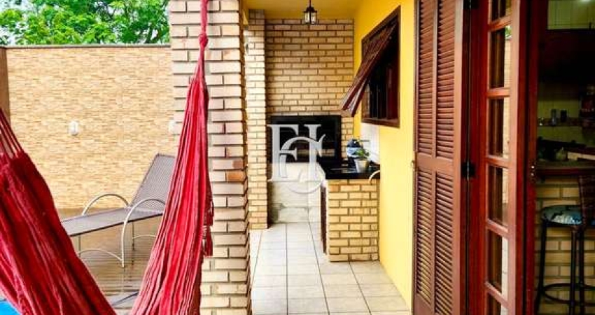 Casa com piscina a poucos passos do mar – Praia da Pinheira, Palhoça