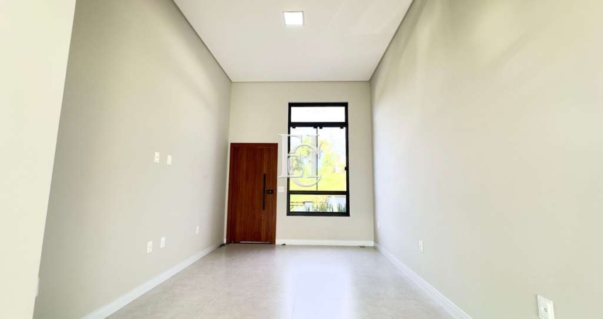 Casa nova, com conforto, espaço e potencial de personalização em Forquilhas | São José/SC