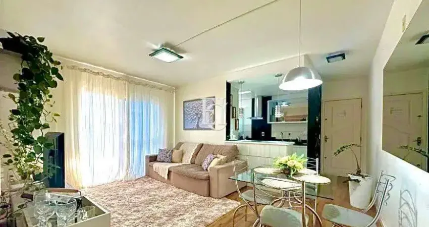 Amplo Apartamento com 2 Dormitórios e Sacadas Fechadas em Areias, São José