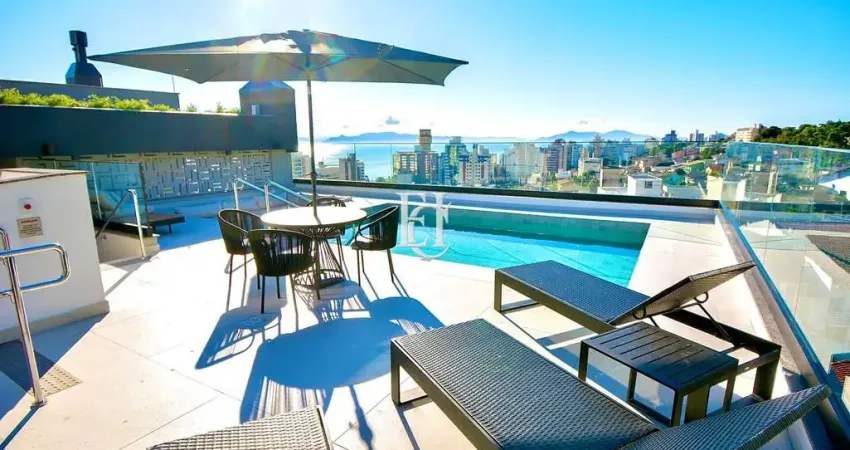 Loft moderno com terraço privativo no coração de Florianópolis