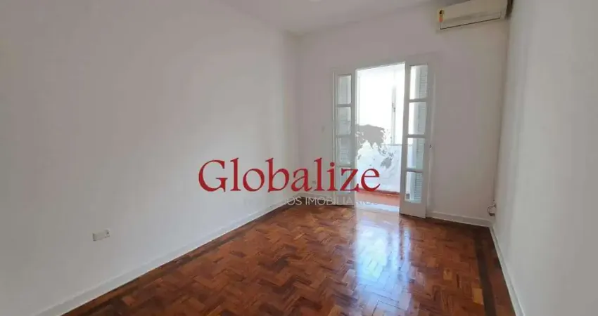 Quarto/sala à venda com 39m², cozinha, varanda, quadra da praia por R$291.000,00 no Boqueirão em Santos