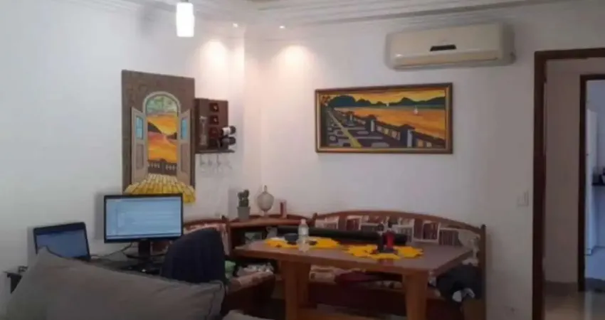 Sobrado Triplex R$ 705.000,00 com 3 dormitórios em Villagio no Marapé - Santos