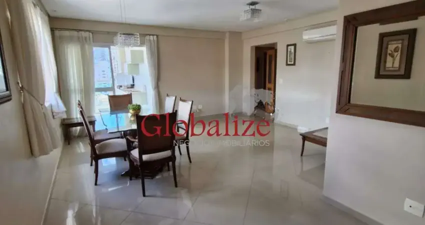 Apartamento com 3 quartos, 1 suíte e duas vagas de garagem no coração da Pompeia, em Santos. Valor R$ 1.120.000,00.