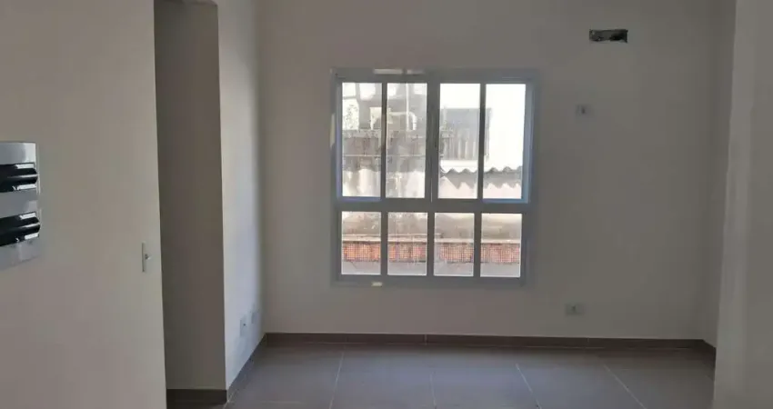 Belo sobrado em Vilagio no bairro do Marapé com 2 suítes, garagem privativa a venda por R$ 695.000,00