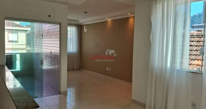 Casa Sobreposta Alta em Santos no bairro do Campo Grande de 3 dormitórios, suíte e vaga para 2 veículos a venda por R$ 865.000,00