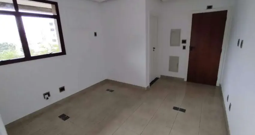 Sala comercial garagem e portaria no bairro Vila Nova em Santos (SP) por R$ 210.000,00