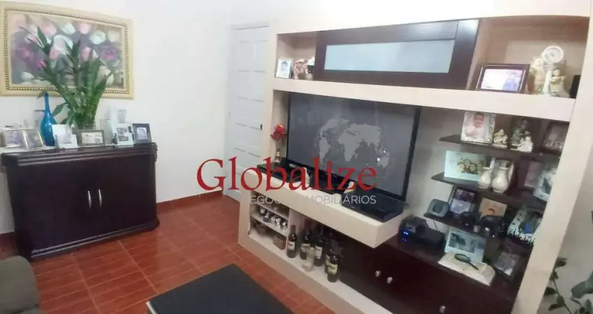 Apartamento à Venda, em prédio de 3 andares R$320.000,00, 2 dormitórios na Vila Mathias em Santos SP