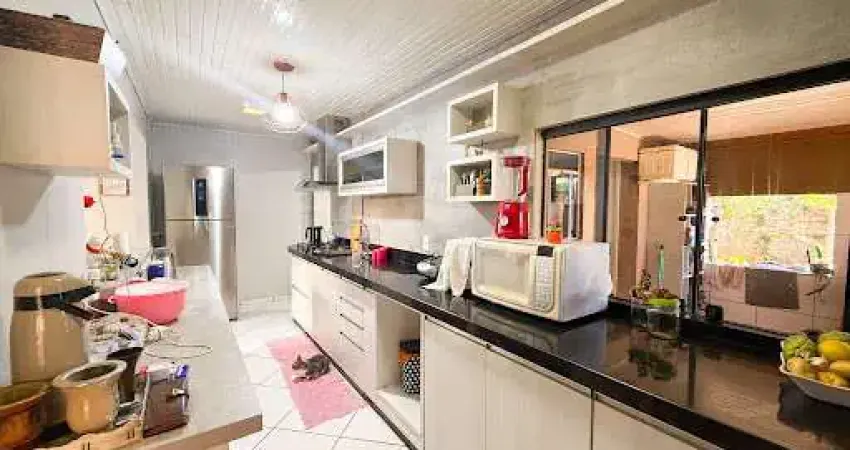 Casa com 3 dormitórios à venda, 150 m² por R$ 615.000,00 - Centro - Céu Azul/PR