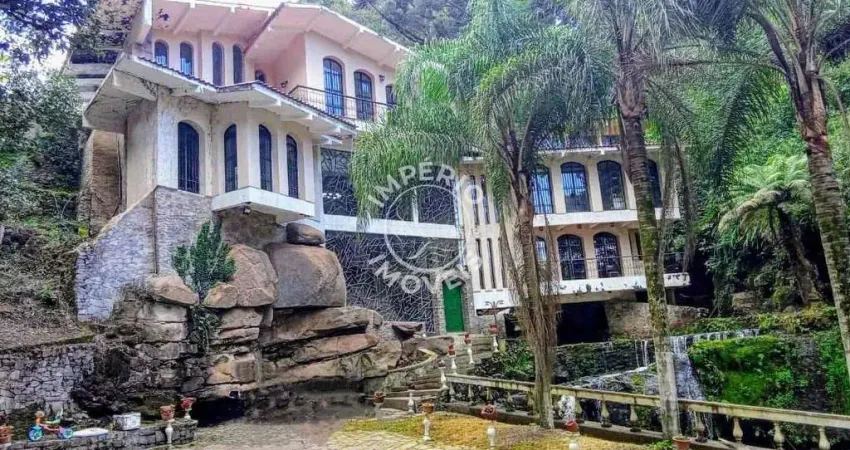 Casa com 8 quartos à venda no Galópolis, Caxias do Sul 