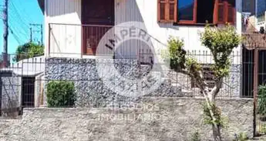 Casa mista 02 moradias - 04 dormitórios - localizado no bairro kayser - caxias do sul - rs.