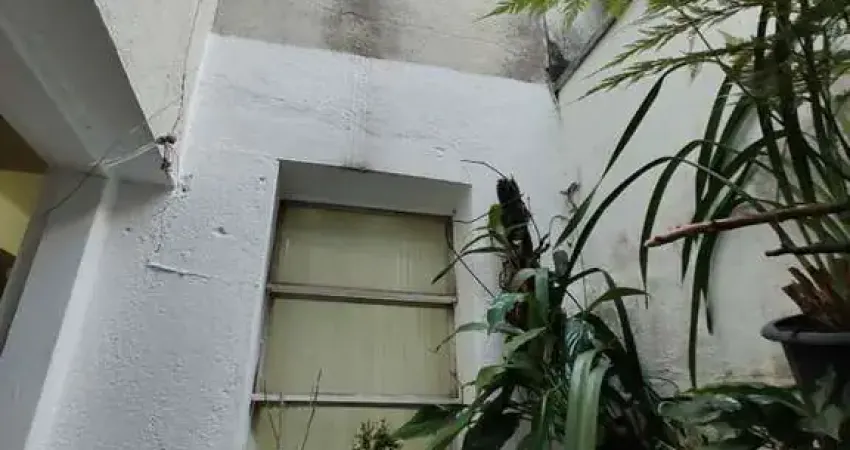 Sobrado à Venda no Tatuapé ? 3 Dorms (1 Suíte) | Excelente Localização!