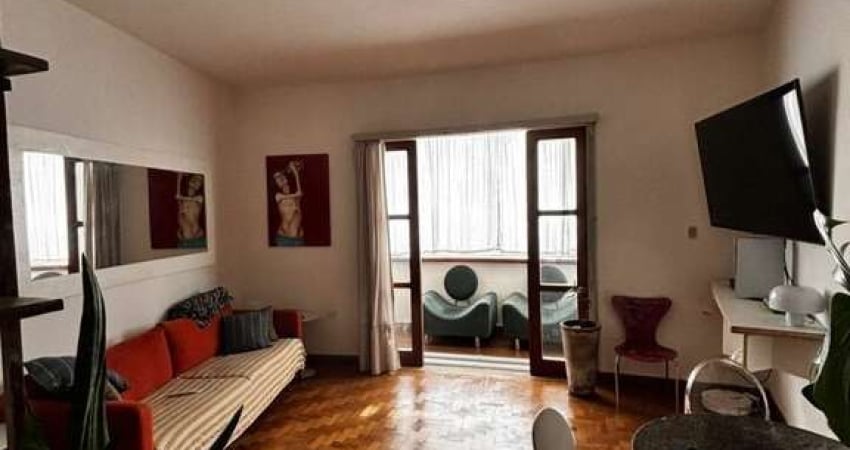 Apartamento Amplo com 100m² | 2 Dorm. - REFORMA COMPLETA E VARANDA ENVIDRAÇADA NO CENTRO HISTÓRICO