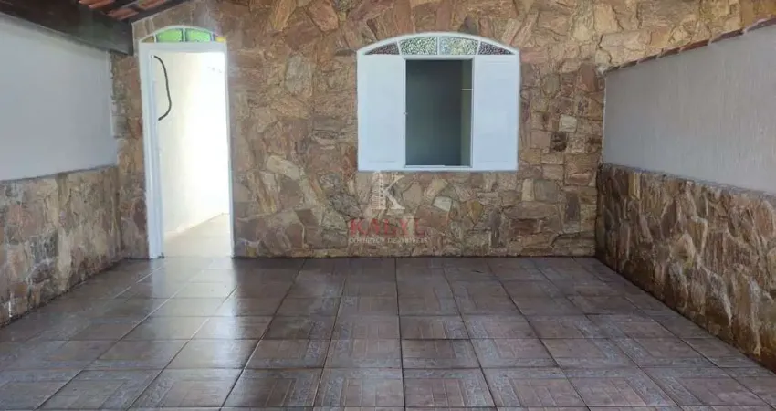 Casa com 3 quartos, Guilhermina, Praia Grande - R$ 750 mil, Cod: 8404