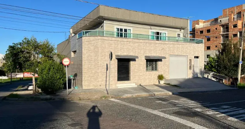 Excelente Ponto Comercial de Esquina para Locação em Localização Privilegiada