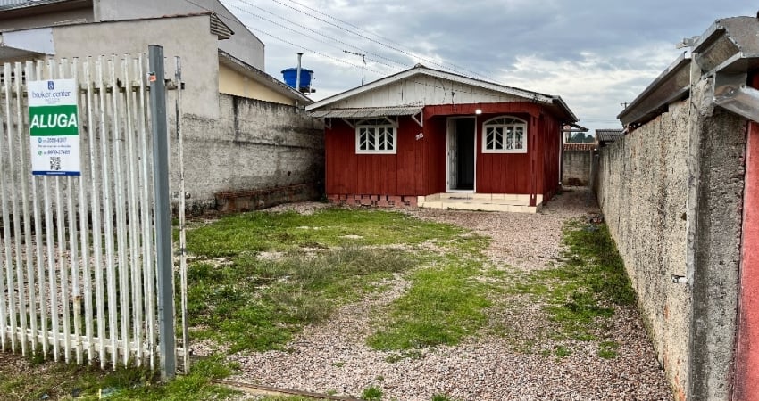 Casa de Madeira com 2 Quartos e Terreno Amplo no São Marcos – SJP