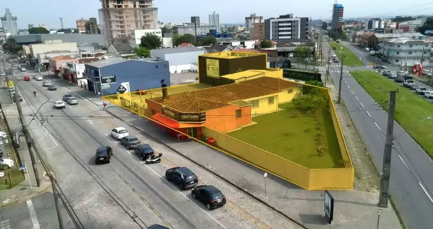 Terreno de Esquina com Alto Potencial Construtivo, Próximo à Av. das Torres