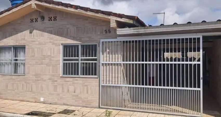 Casa Mobiliada em Condomínio Fechado a 800m do Mar - Balneário Costa Azul
