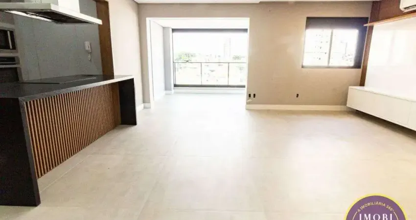 Apartamento com 03 suítes e 02 vagas na Rua Pantojo