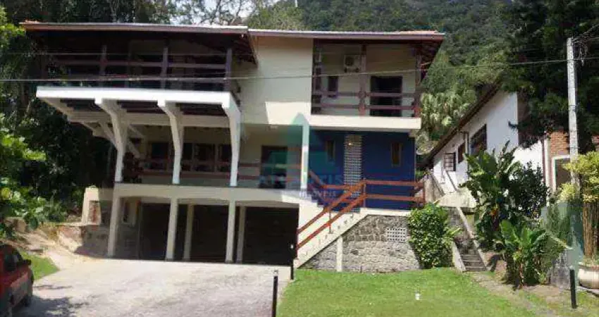 Casa com 6 quartos, Recanto da Lagoinha, Ubatuba - R$ 3.5 mi, Cod: 775