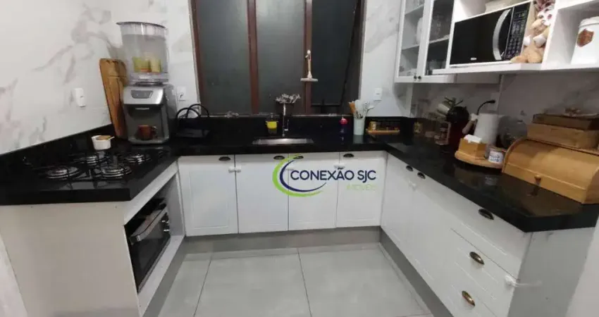 Apartamento todo reformado de 2 dormitórios com 1 vaga de garagem